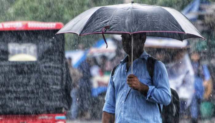 Mumbai on Tuesday March 21 woke up to unseasonal rainfall which brought down the cities temperature.