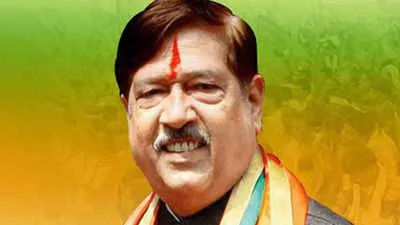 Senior BJP party MP Girish Bapat lost his Battle of life in Deenanath Mangeshkar Hospital, passed away.