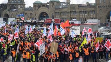 The 24 hour strikes called by the Verdi trade union brings Germany to a stand still.