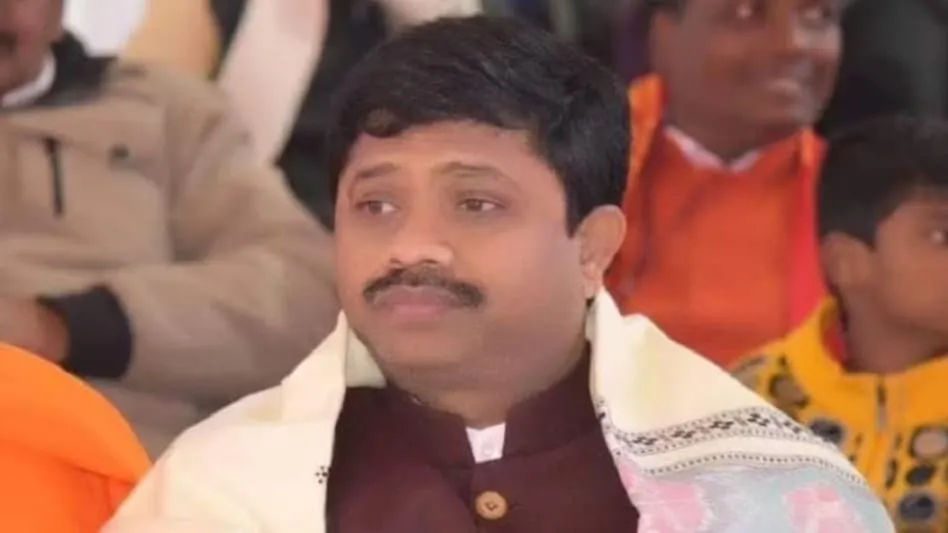 उत्तर प्रदेश के औद्योगिक विकास मंत्री नंद गोपाल नंदी को जान से मारने की धमकी मिली है. इस मामले के बाद महकमे में हड़कंप मच गया है.