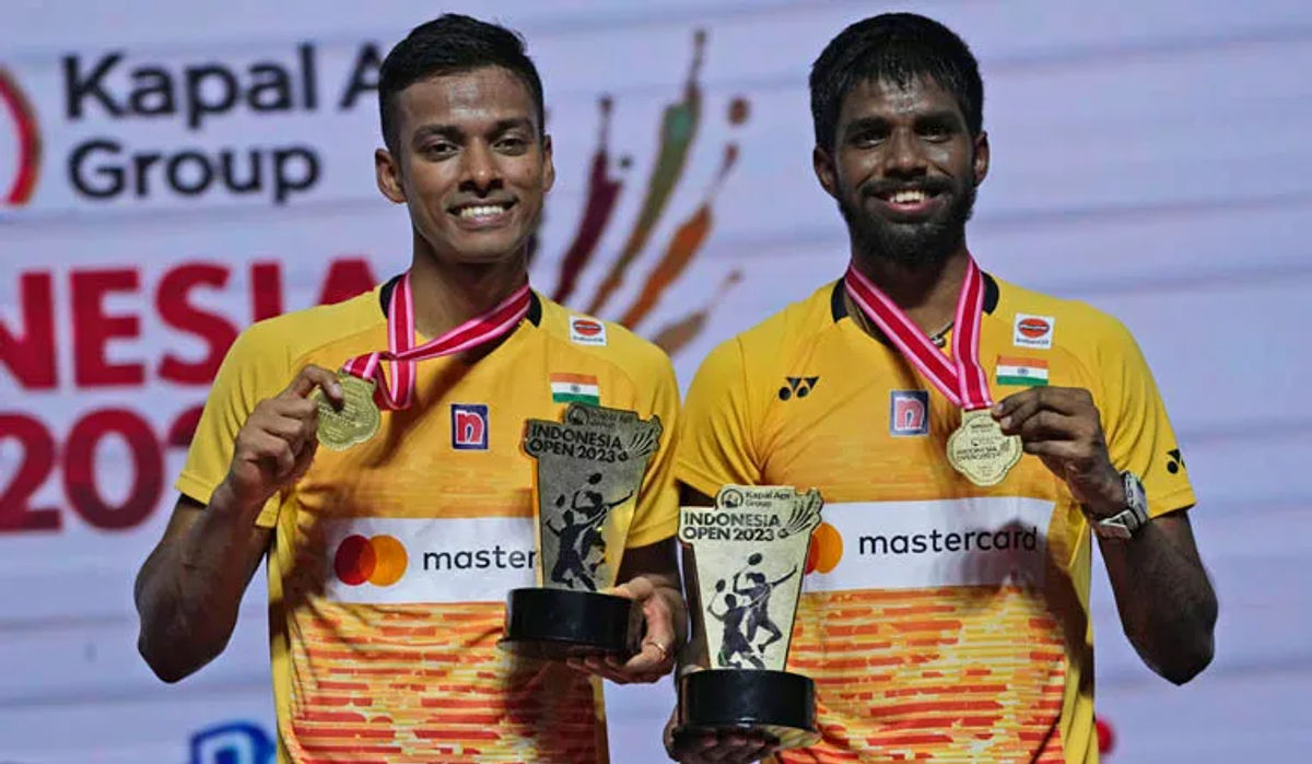 The world No 6 pair, who won a gold medal at the Birmingham Commonwealth Games thrashed Aaron Chia and Soh Wooi Yika of Malaysia in straight games 21-17, 21-18.