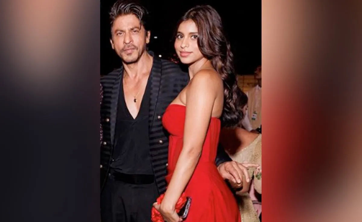Reacting to a fan’s comment about Suhana stealing all of your attention, Shah Rukh Khan ROFL
