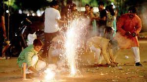 Prior to the start of the New Year, Mumbai Police on Monday issued preventive restrictions regarding the city’s use of firecrackers.