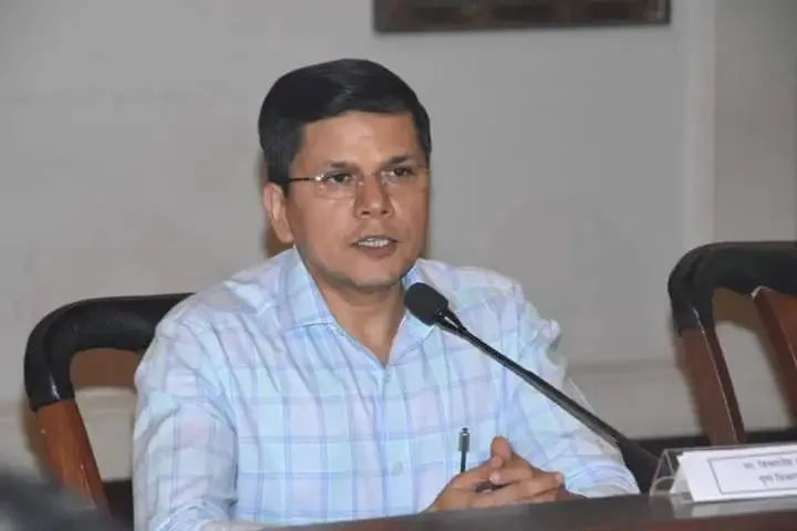 Pune: DC tightens approvals, conducts spot visits for tanker demands due to water crisis in pune.