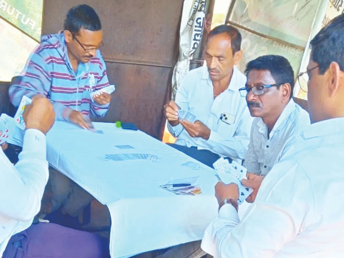 Officials of PCMC receive show cause notices for engaging in gambling during working hours.