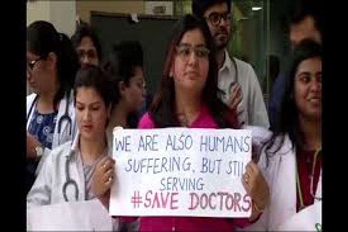 न्यायालय का आदेश, प्रदर्शनकारी चिकित्सकों जल्द से जल्द काम पर लौटे