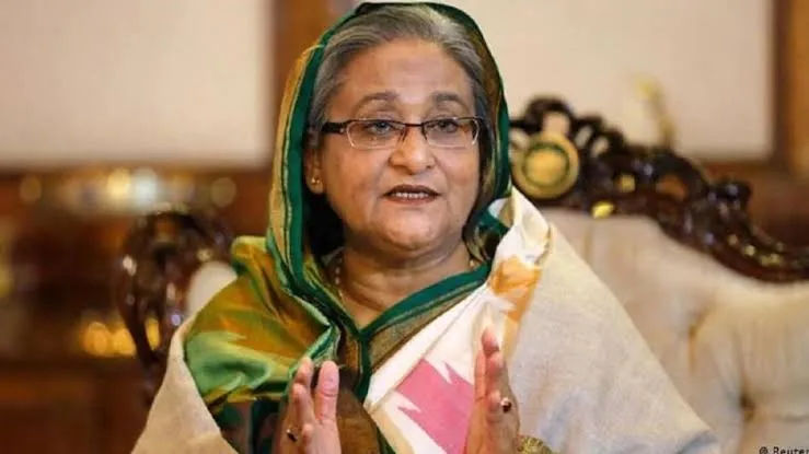 बांग्लादेश आर्मी चीफ ने अंतरिम सरकार बनाने का किया ऐलान, पीएम शेख हसीना ने छोड़ा देश