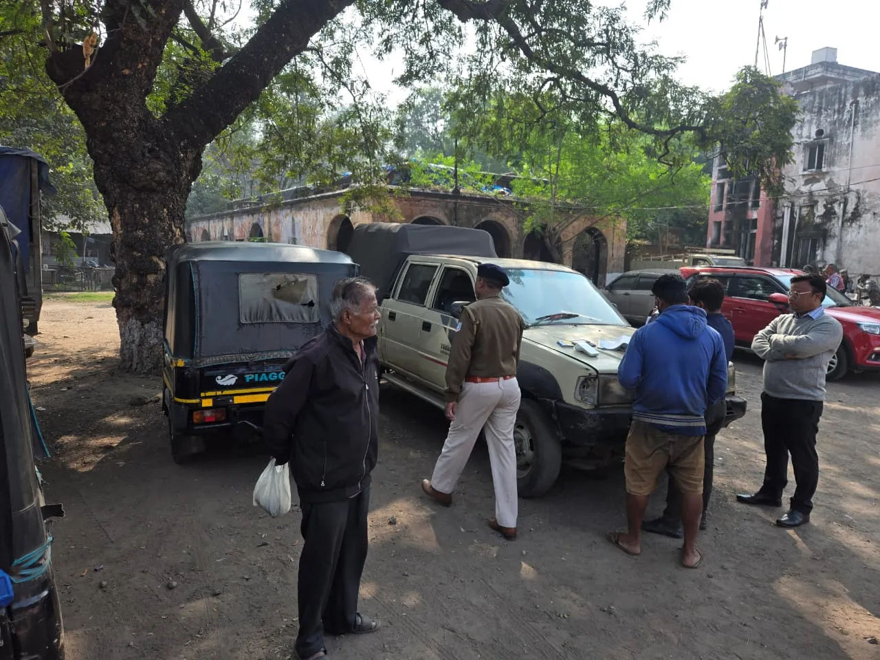 जमशेदपुर में सघन वाहन जांच अभियान: 8 वाहन जब्त, 10 पर लगा ₹57,000 जुर्माना