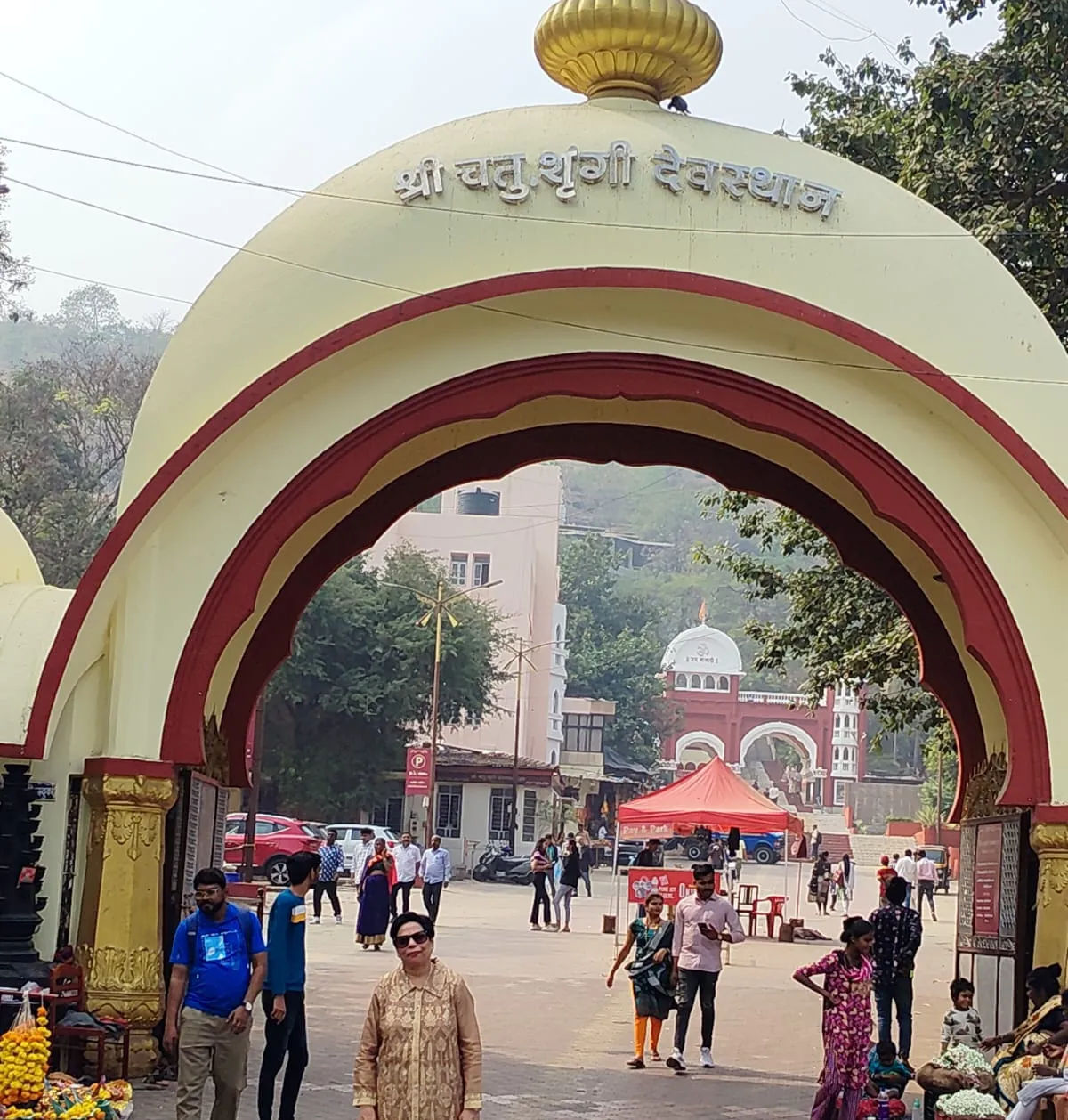 चतुरशृंगी देवी मंदिर के प्रांगण में अद्भुत दैवीय शक्ति का आभास‌ होता है।