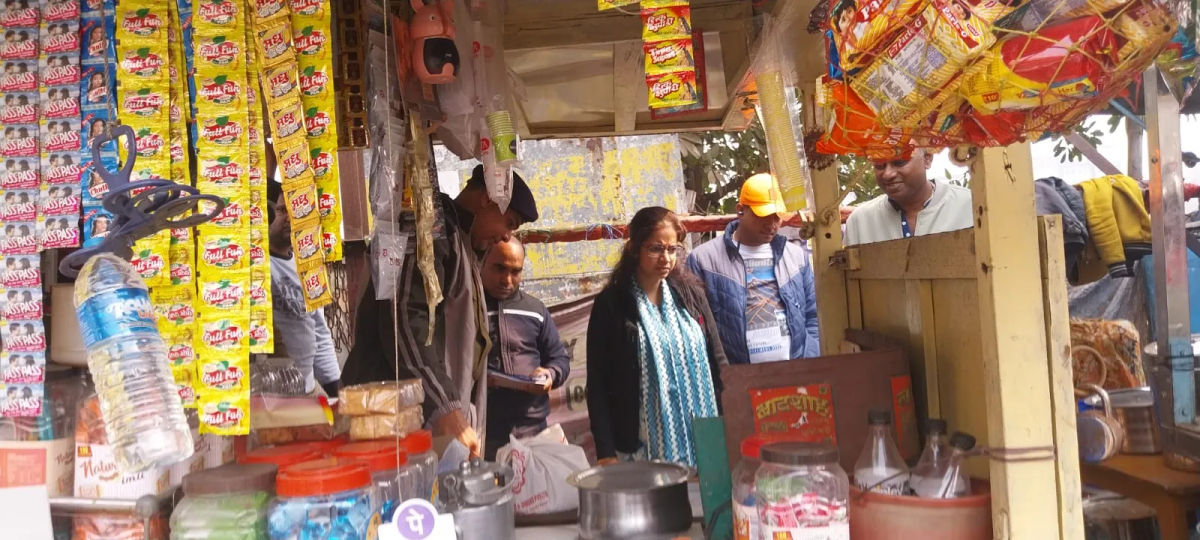 जिला प्रशासन की सख्ती: स्कूलों के आसपास तंबाकू उत्पादों की बिक्री पर छापेमारी अभियान