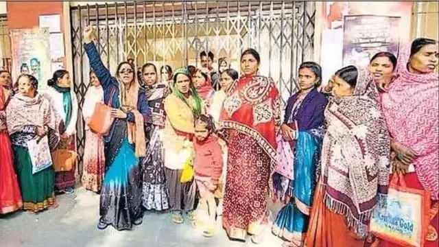 मुख्यमंत्री मंईयां सम्मान राशि नहीं मिलने से नाराज दर्जनों महिलाओं ने हजारीबाग में किया हंगामा