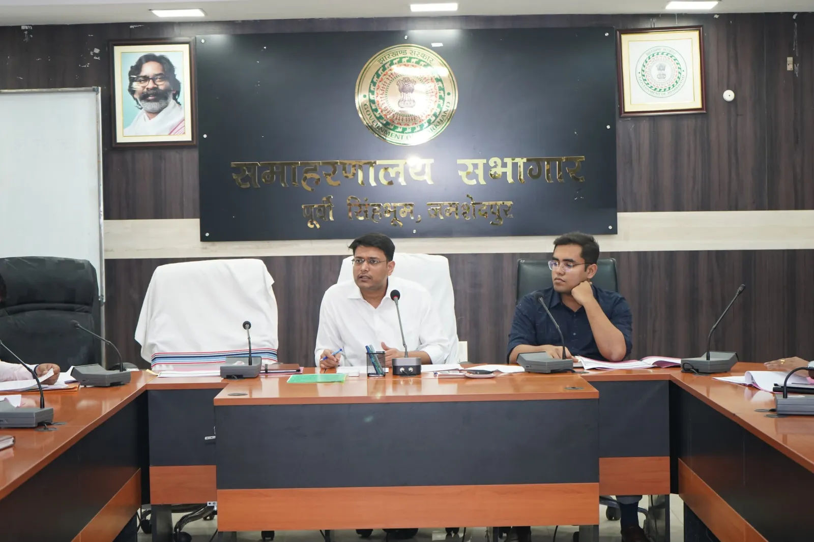 जिला दण्डाधिकारी सह उपायुक्त ने की 15वें वित्त एवं पीएम-अभिम योजना के तहत स्वास्थ्य क्षेत्र में आधारभूत संरचना निर्माण कार्य की समीक्षा, लंबित योजनाओं को समयबद्ध रूप से पूर्ण करने के दिए निर्देश