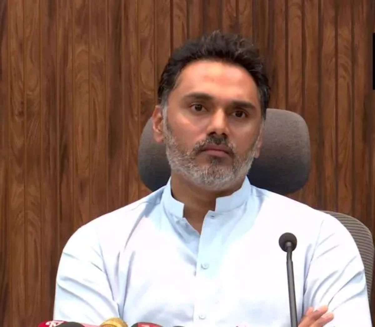 महाराष्ट्र के गृह राज्य मंत्री योगेश रामदास कदम का पुणे बस बलात्कार मामले पर बयान