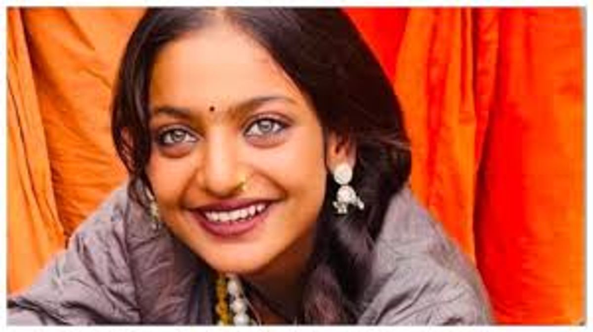 Monalisa, Maha Kumbh 2025’s Viral Sensation, Set for Bollywood Debut in ‘The Diary of Manipur’