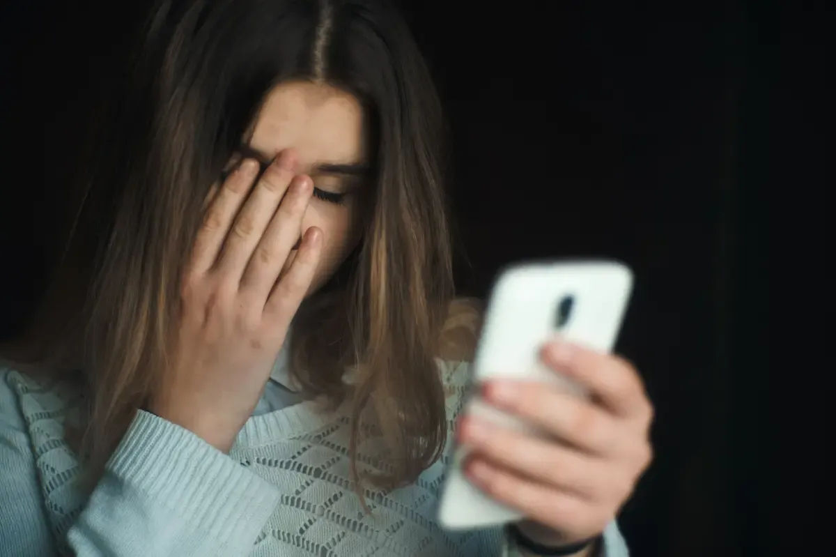 Why Are Women Determined to Showcase Reality on Social Media?