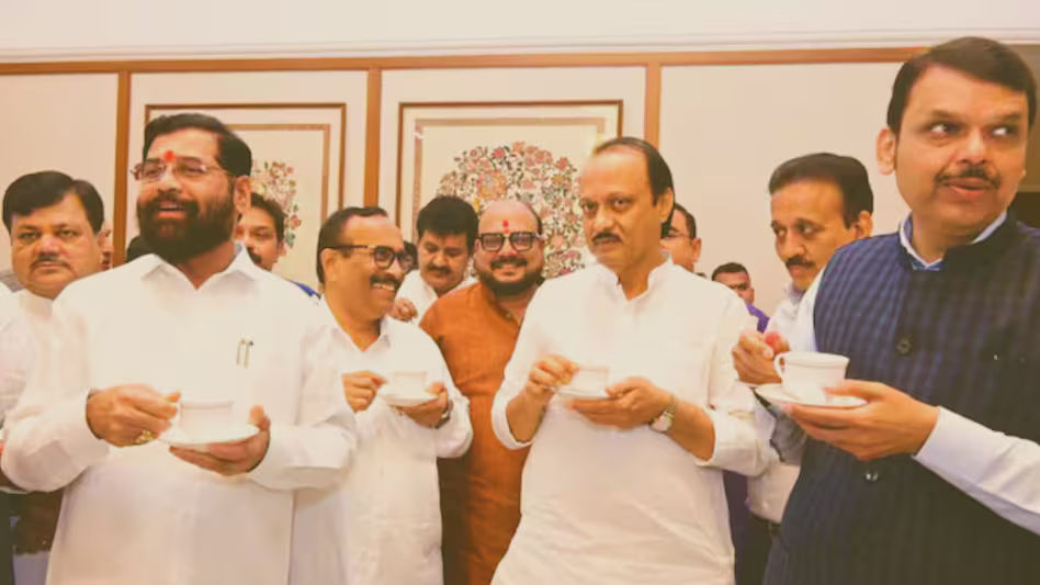 महाराष्ट्र के उपमुख्यमंत्री एकनाथ शिंदे और अजित पवार को मुख्यमंत्री पद की पेशकश