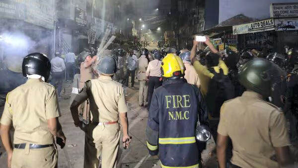 औरंगजेब की कब्र को लेकर नागपूरमध्ये झालेल्या वादानंतर कर्फ्यू लागू, ४७ लोकांना अटक”