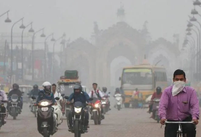 दिल्ली में वायु गुणवत्ता ‘खराब’ राजधानी के निवासियों को सांस लेने में मुश्किल