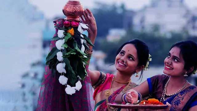 गुड़ी पड़वा महाराष्ट्र का एक प्रमुख त्योहार है, जो भारतीय नववर्ष के रूप में मनाया जाता है।