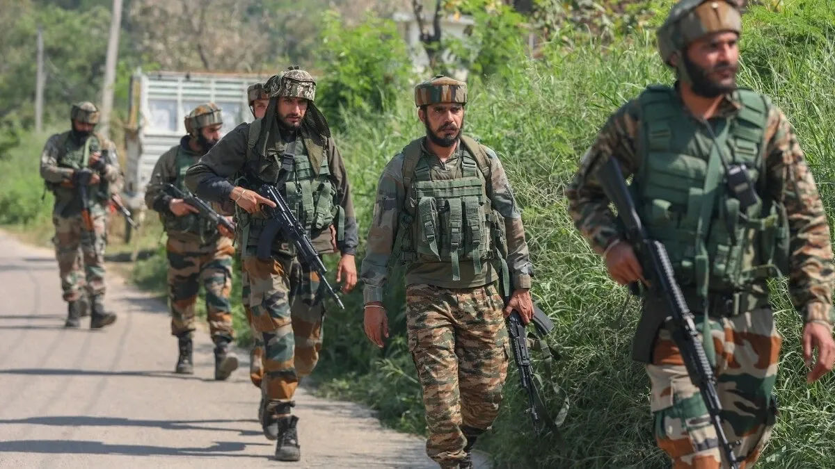 कठुआ एंटी टेरर ऑपरेशन: सुरक्षाबलों और आतंकियों के बीच मुठभेड़, सेना ने इलाके को घेरा