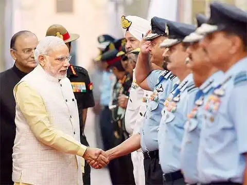 वायुसेना प्रमुख ने प्रधानमंत्री मोदी से की मुलाकात