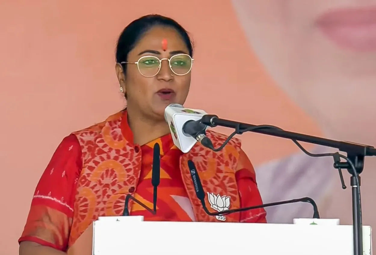 दिल्ली: मुख्यमंत्री ने झुग्गियों को हटाने की अफवाह फैलाने वालों पर पुलिस कार्रवाई की चेतावनी दी
