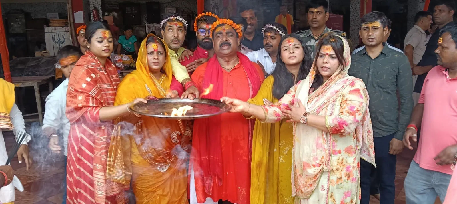 झारखंडचे कामगार मंत्री संजय प्रसाद यादव यांनी घेतले बाबा बासुकीनाथ धामाचे दर्शन