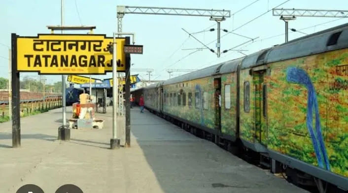 यात्रियों के लिए खुशखबरी: टाटानगर-चाईबासा और टाटानगर-चाकुलिया मेमू पैसेंजर ट्रेन को सासंद ने हरी झंडी दिखाकर किया रवाना