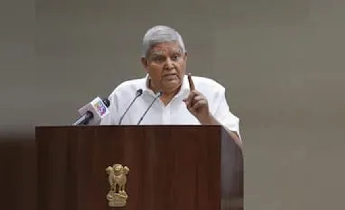 हम भाषाओं के आधार पर कैसे बंट सकते हैं?” — उपराष्ट्रपति धनखड़