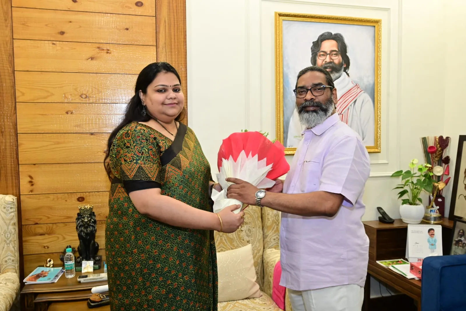Urban Administration Director Nancy Sahay and Cooperative Registrar Shashi Ranjan Call on CM Hemant Soren