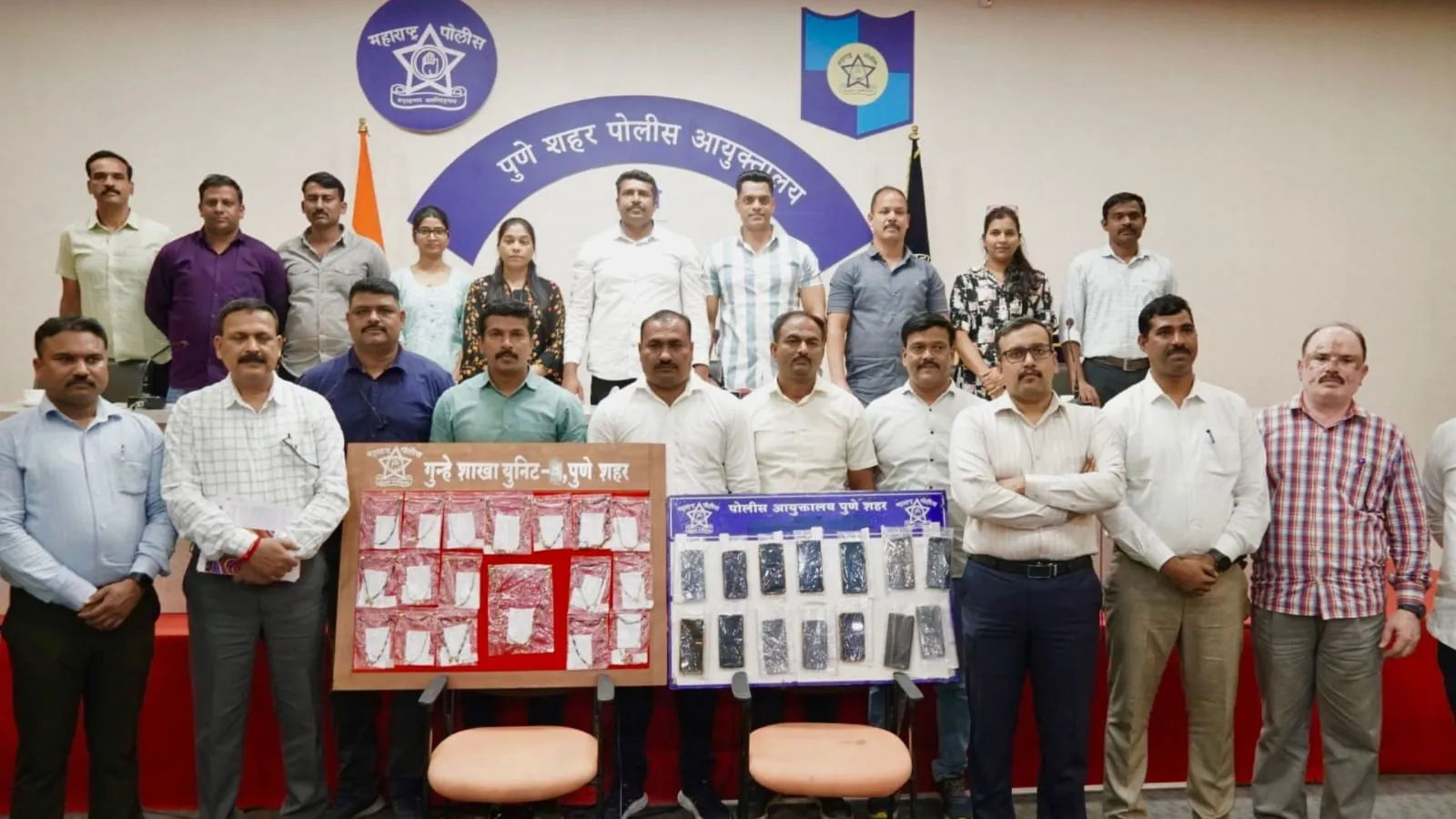 वारी के दौरान चोरी करने वाला अंतरराज्यीय गिरोह गिरफ्तार, ₹24 लाख के मोबाइल और सोने के आभूषण बरामद