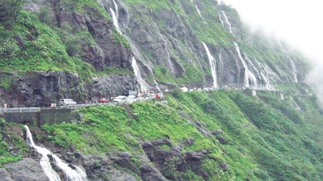 पुणे घाटों के लिए रेड अलर्ट, कोंकण और पश्चिम महाराष्ट्र के लिए ऑरेंज अलर्ट जारी – मौसम विभाग की चेतावनी