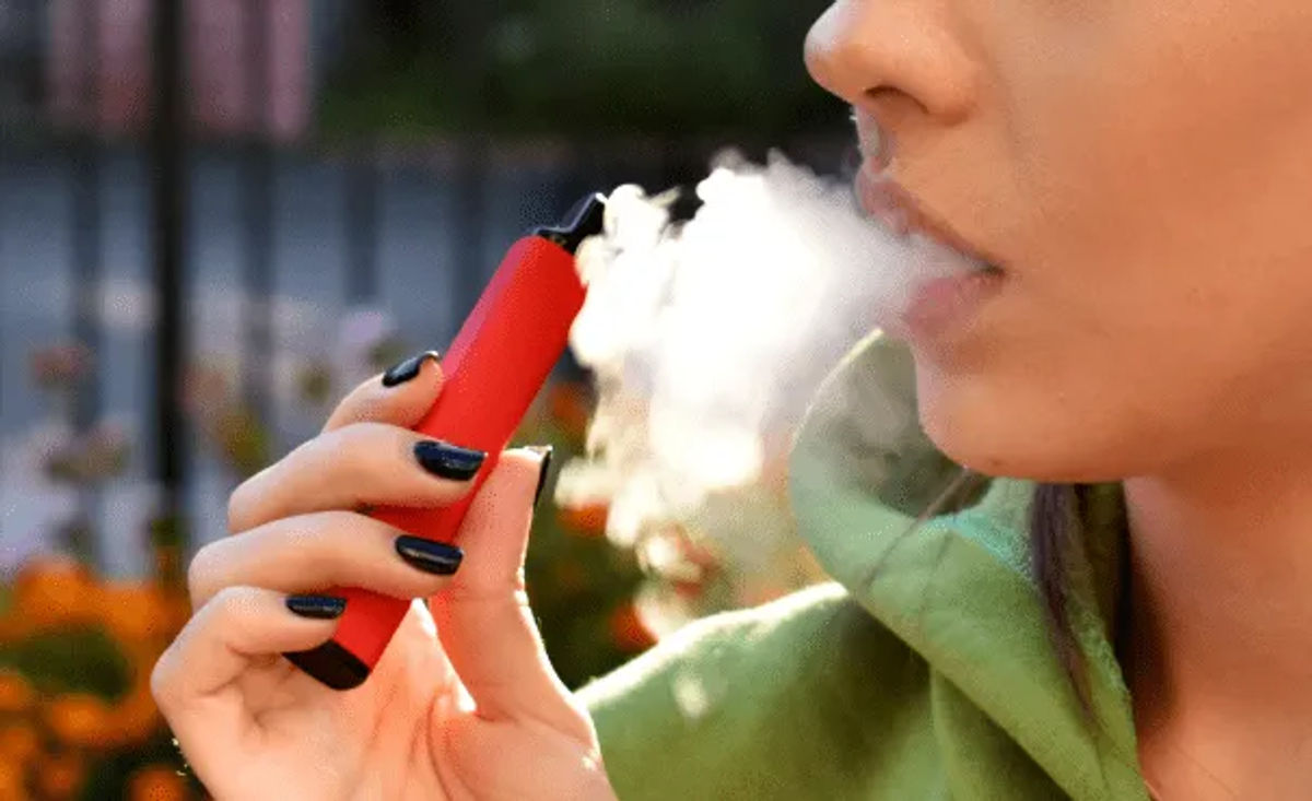 ‘Mothers Against Vaping’ ने आरोग्य मंत्रालयाला निकोटीन पाउच व गमवर ताबडतोब बंदी घालण्याचा आग्रह