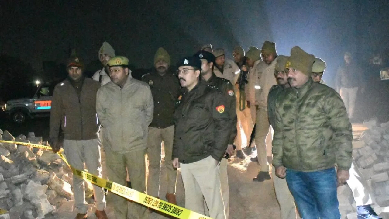मेरठ में हत्या और लूट के मामले में एनकाउंटर के बाद दो गिरफ्तार, 7.5 लाख रुपये नकद बरामद