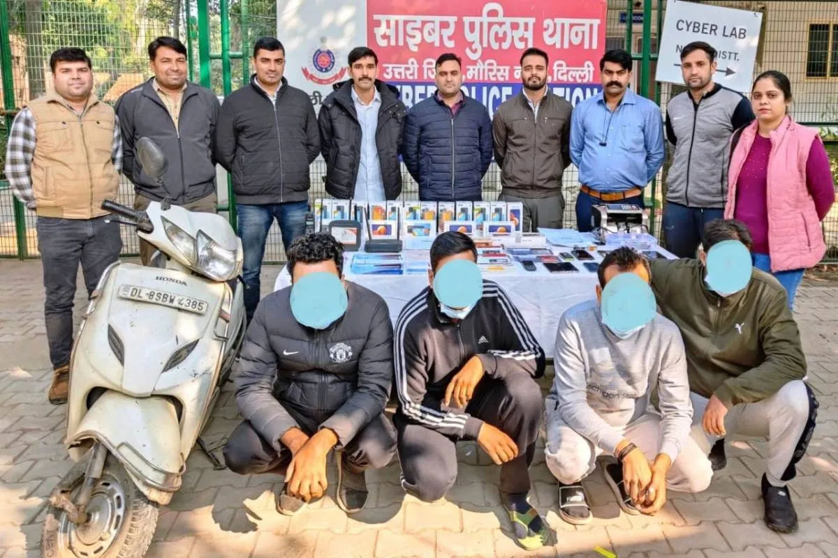 दिल्लीत सायबर फसवणूक टोळीचा भांडाफोड; बँक कर्मचाऱ्यांच्या नावाने नागरिकांना गंडा घालणारे ५ जण अटकेत