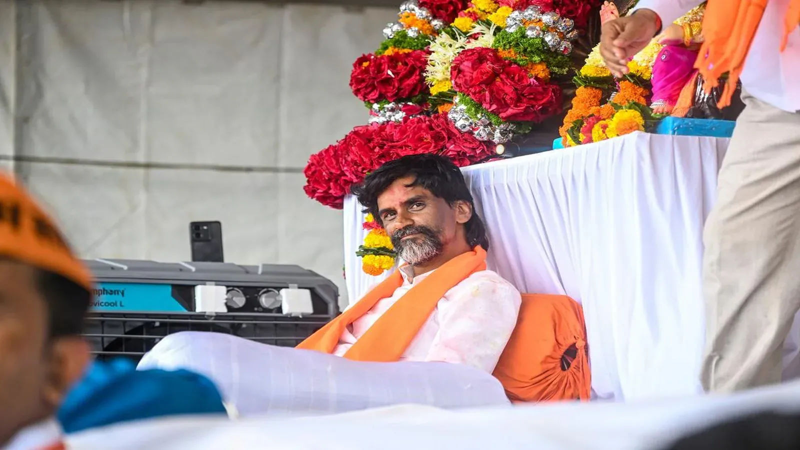 मनोज जरांगे यांचे आंदोलनकर्त्यांना आवाहन: “मुंबईतील रस्ते मोकळे करा, उच्च न्यायालयाच्या आदेशाचे पालन करा
