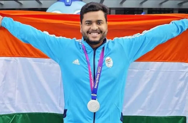 “भारत के पैरा डिस्कस थ्रो हीरो – योगेश कथुनिया का चमकता सफर”