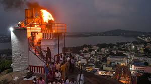 Decode Politics: Why a Temple–Dargah Dispute in Madurai Reignited Over a Lamp-Lighting Ritual & Triggered a Political Storm
