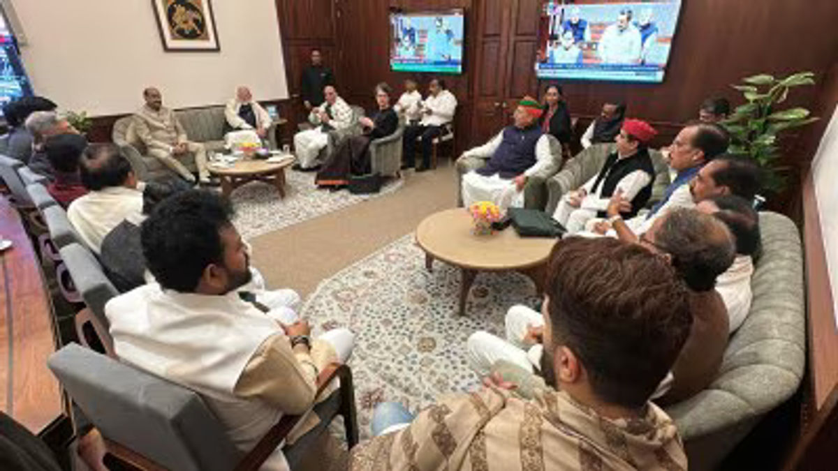 At Speaker’s Tea, PM Modi and Priyanka Gandhi Share a Lighter Moment: What the Two Chatted About.