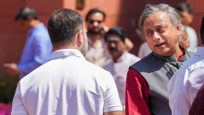 राहुल के व्यवहार से ‘आहत’ थरूर कांग्रेस की बैठक में शामिल नहीं होंगे: सूत्र