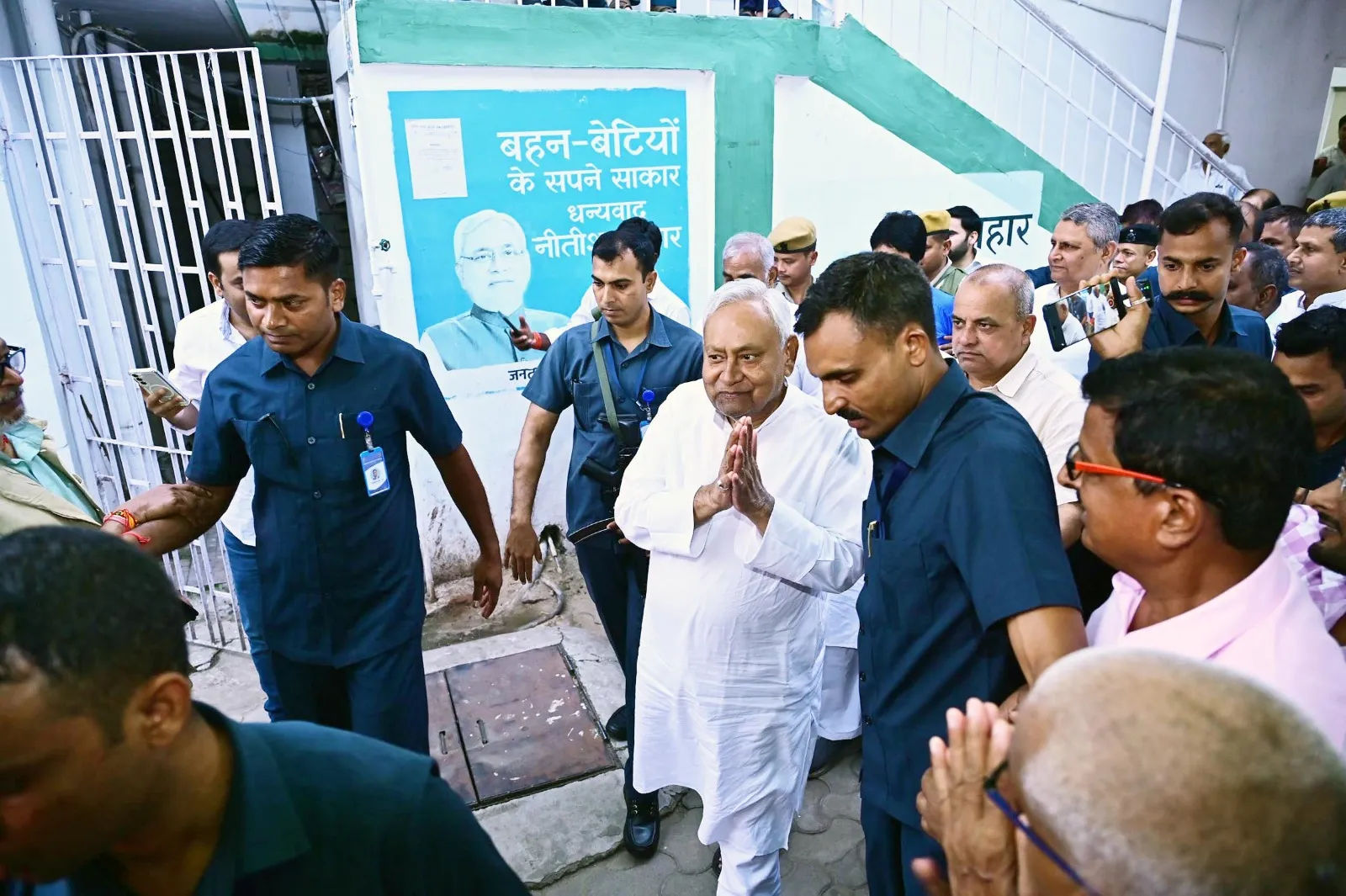 संगठन को धार देने में जुटे नीतीश कुमार, जदयू प्रदेश कार्यालय पहुंच कार्यकर्ताओं में भरा जोश