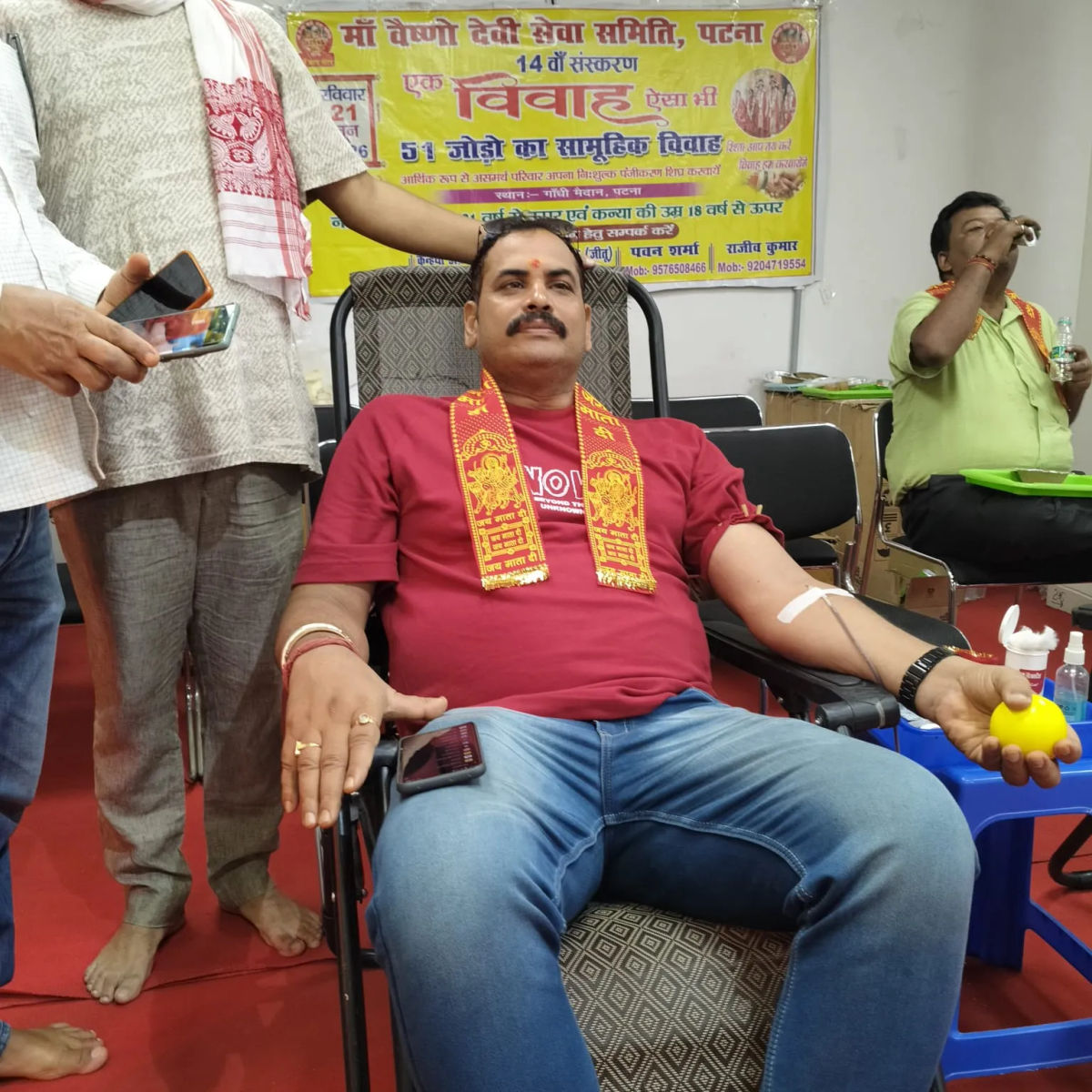 लोगों के जुड़ने से बढ़ता गया कारवां, रक्तदान शिविर में 46 लोगों ने किया स्वैच्छिक रक्तदान