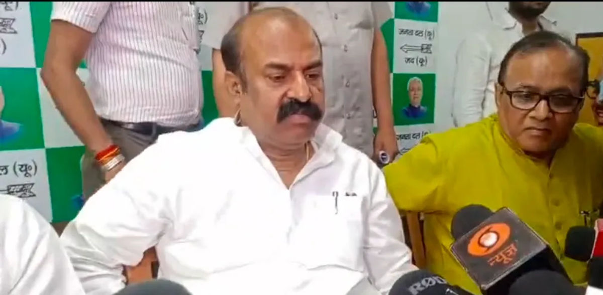 आनंद मोहन पर मंत्री मदन सहनी का पलटवार, कहा- पूर्व सांसद आज जो कुछ भी बोल पा रहे हैं वह नीतीश कुमार की देन है