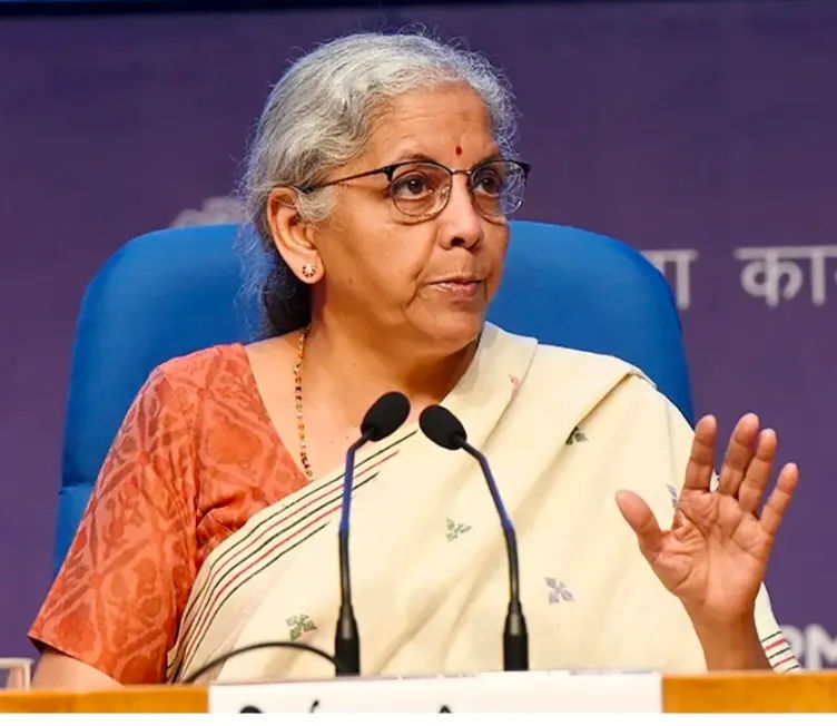 पश्चिम एशिया संकट : भारत की जनता के बीच डर फैला रहे हैं कुछ लोग, सीतारमण बोलीं- हमारी घरेलू अर्थव्यवस्था मजबूत