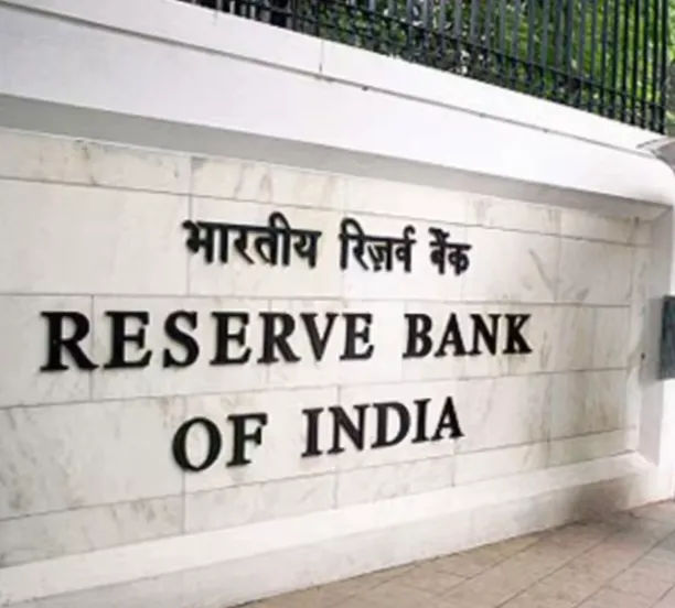 CURENCY : भारत में जल्द ही देखने को मिल सकते हैं प्लास्टिक नोट, आस्ट्रेलिया, कनाडा, यूके समेत 60 देशों में चल रही है यह करेंसी