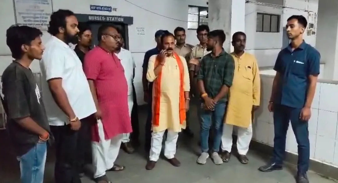 BIHAR HEALTH मंत्री नंदकिशोर राम के औचक निरीक्षण में रामनगर अस्पताल में मिली भारी अव्यवस्था, प्रभारी और मैनेजर पर एफआईआर के निर्देश