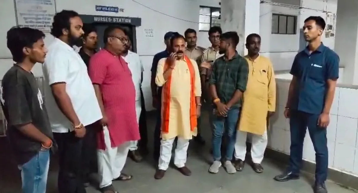 BIHAR HEALTH मंत्री नंदकिशोर राम के औचक निरीक्षण में रामनगर अस्पताल में मिली भारी अव्यवस्था, प्रभारी और मैनेजर पर एफआईआर के निर्देश 