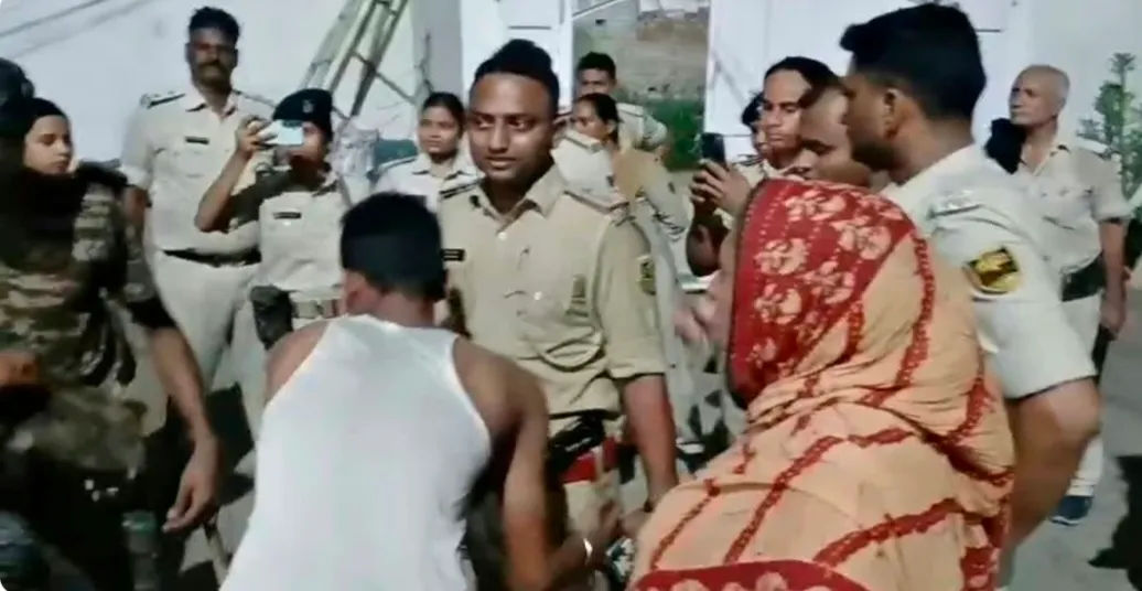 मोकामा में सोनू- मोनू गैंग के गुर्गे के पुलिस की तलाशी लेने पर बवाल, डिप्टी सीएम बोले – पुलिस हिसाब करेगी