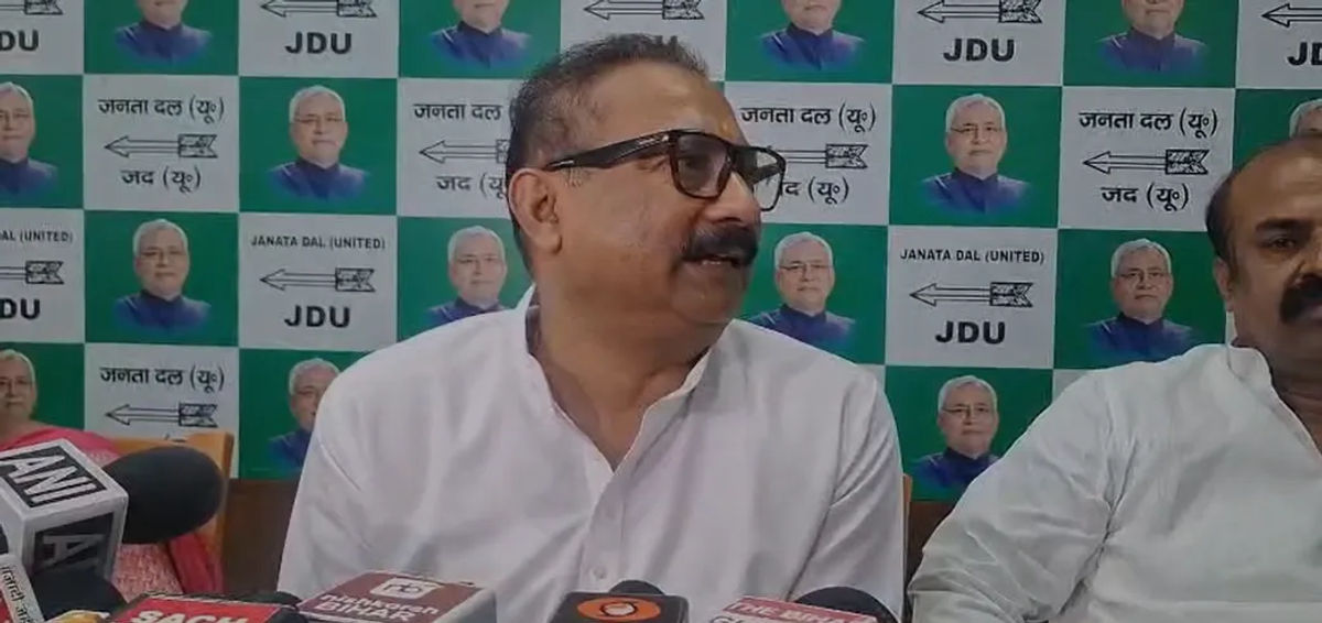 “मंत्री अशोक चौधरी का तेजस्वी पर पलटवार, कहा – अब लोग क्रिमिनल की जाति को भी जस्टिफाई करने में लगे हैं”