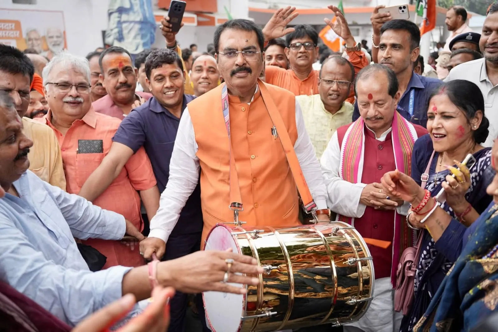 पश्चिम बंगाल, असम और पुडुचेरी में ऐतिहासिक जीत पर बिहार भाजपा कार्यालय में जश्न
